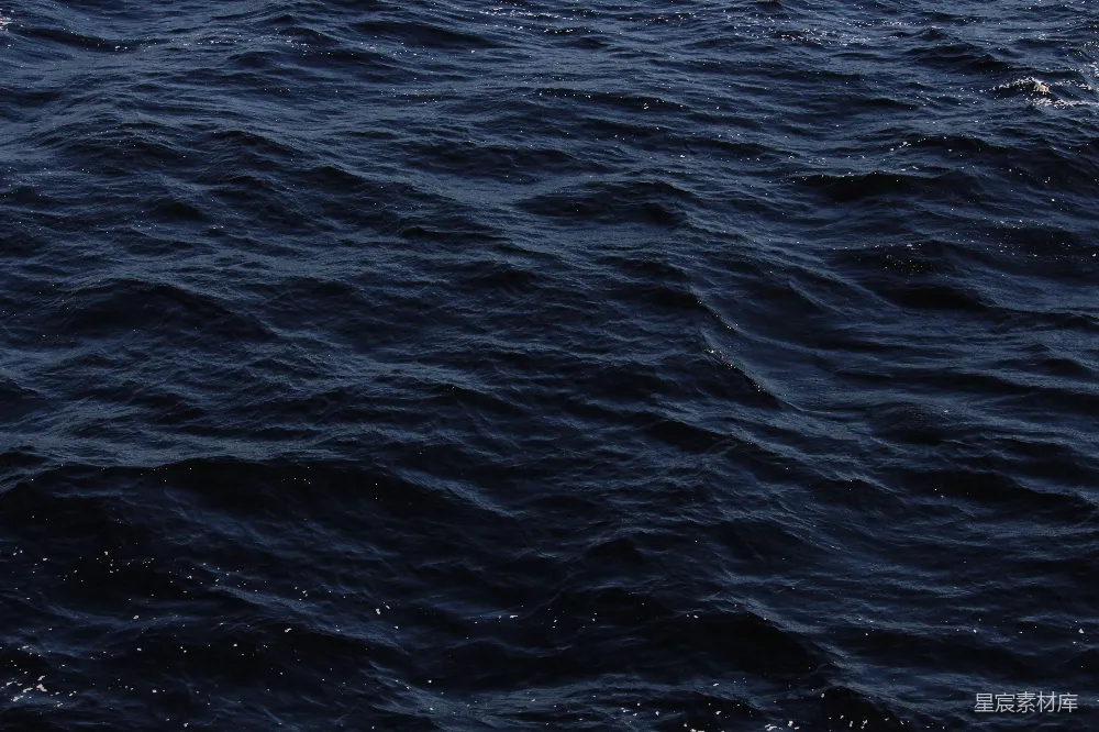 高清摄影 海洋 深蓝色 自然纹理 平静 背景 深邃海洋的波纹