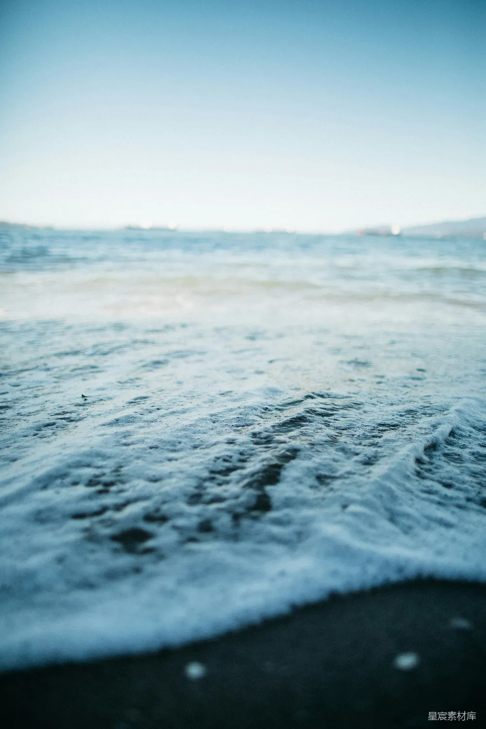 高清摄影 海洋 自然 宁静 海滩 海岸 海浪轻拍沙滩