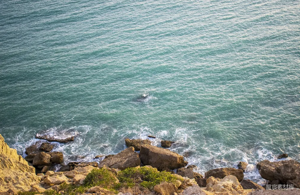 高清摄影 海洋 海岸 自然 风景 宁静 海岸边的海浪