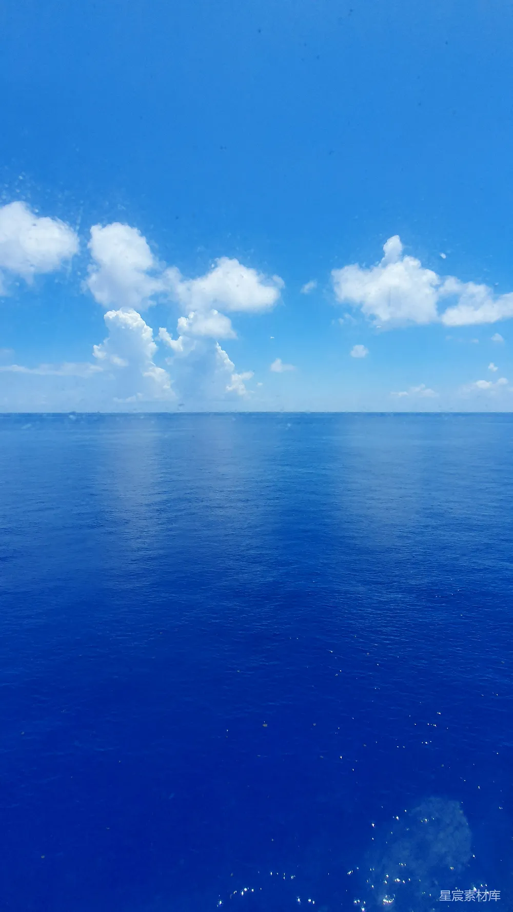 高清摄影 海洋 自然风光 风景如画 夏日背景 旅行 蔚蓝的大海与天空