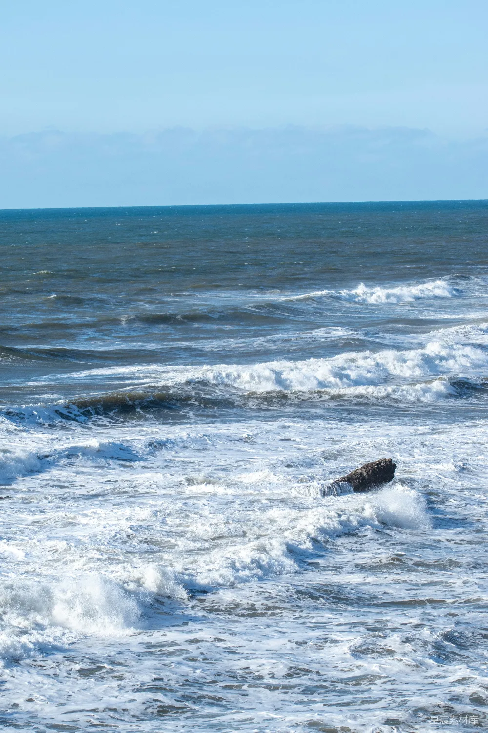 高清摄影 海浪 自然景观 海洋 岩石 动态 海浪拍打岩石