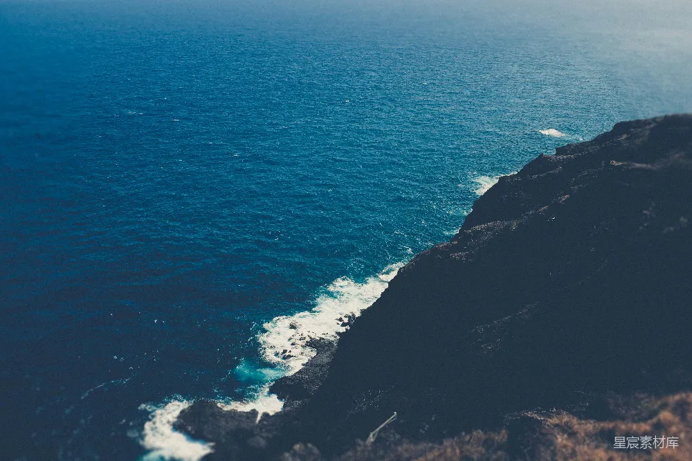 高清摄影 海岸 海景 悬崖 自然风光 宁静 海岸线的壮丽景色