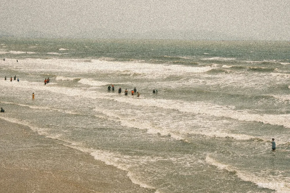 高清摄影 海滩 海浪 休闲 自然 风景 海边的宁静时光