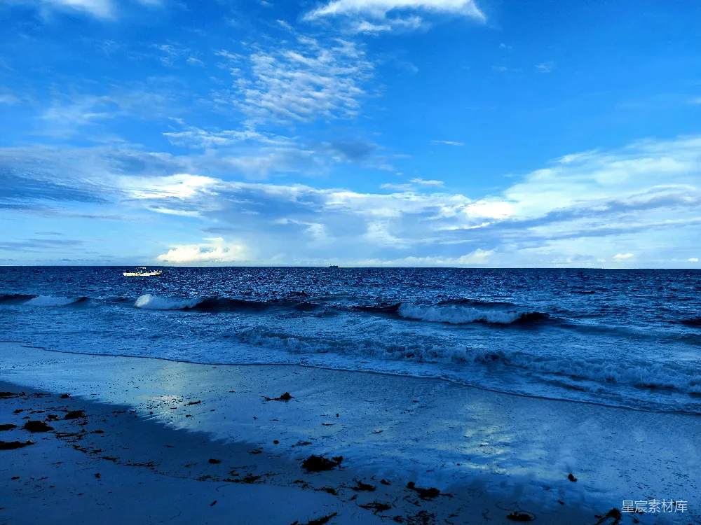 高清摄影 海滩 海洋 自然风光 宁静 海滩风景 宁静的海滩与波浪