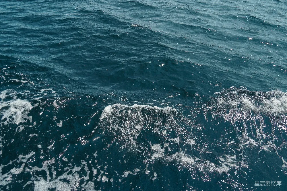 高清摄影 海浪 自然 阳光 海洋 平静 海浪与阳光