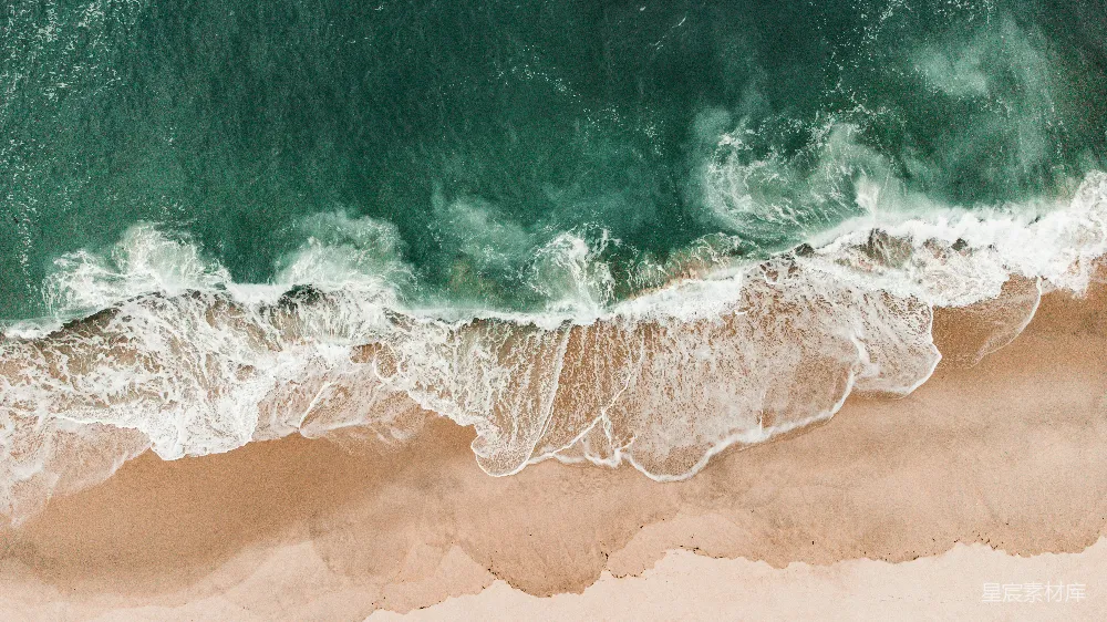 高清摄影 海滩 俯视图 海浪 自然风光 度假 海浪拍打沙滩的俯视图