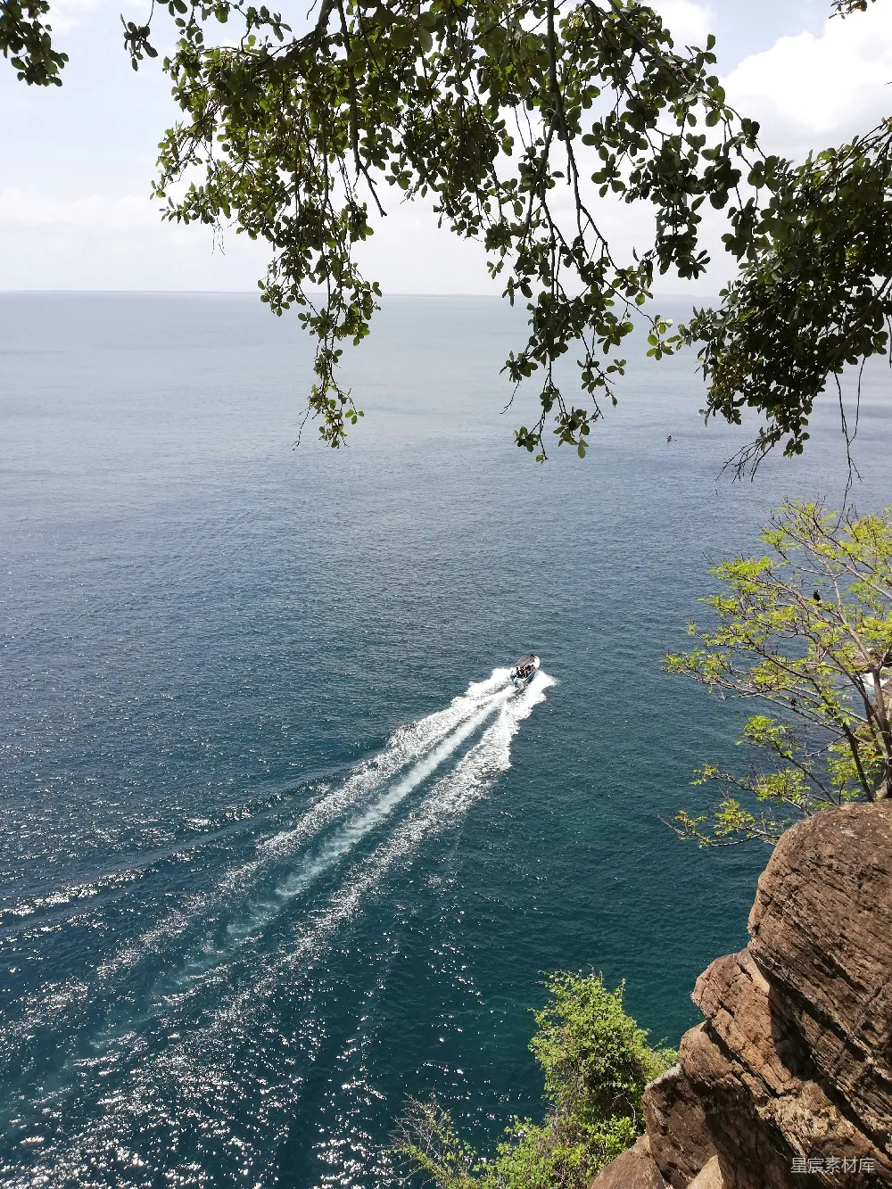 高清摄影 海景 速度船 自然风光 户外活动 夏日 海上的速度与风景