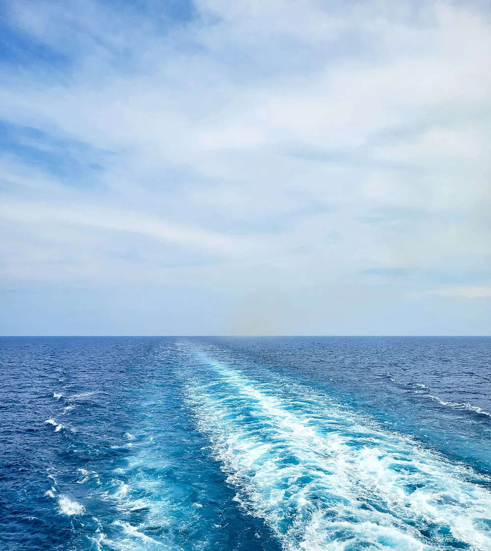 高清摄影 海洋 航行 自然 宁静 旅行 海上的航行轨迹