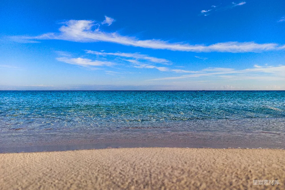 高清摄影 海滩 蓝色 海景 自然 休闲 海滩上的宁静时光