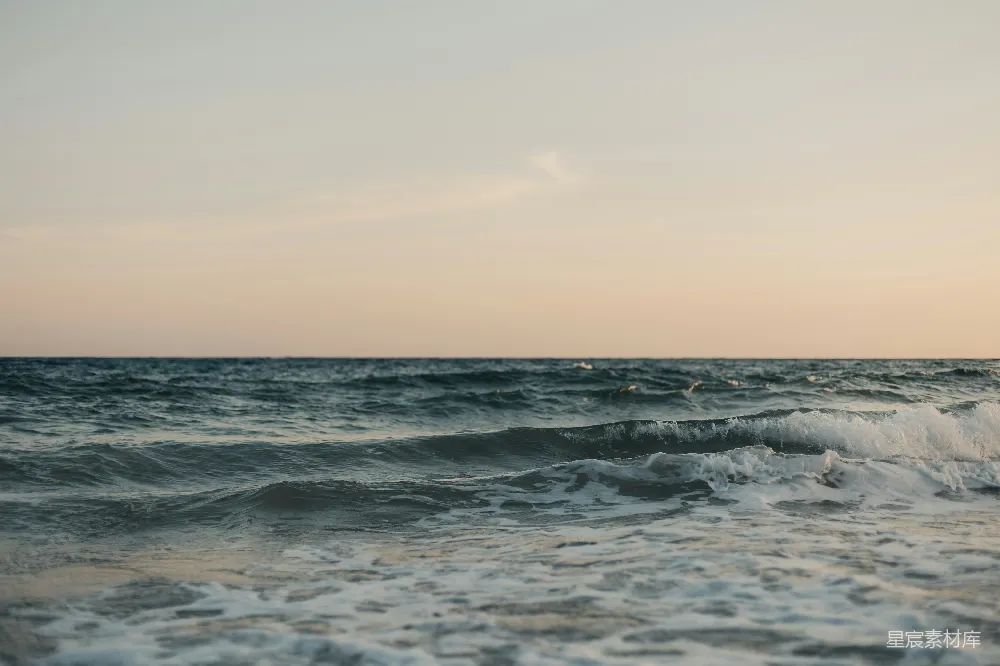 高清摄影 海浪 宁静 自然 海滩 日落 海浪拍岸的宁静瞬间