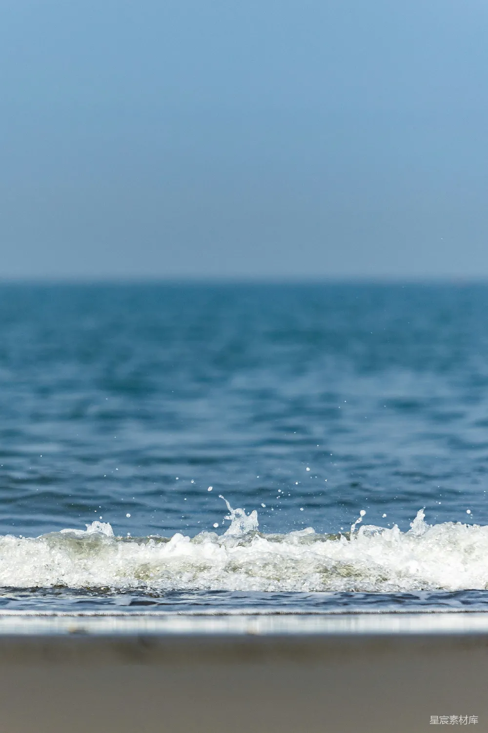高清摄影 海浪 沙滩 自然 宁静 夏日 海浪拍打沙滩