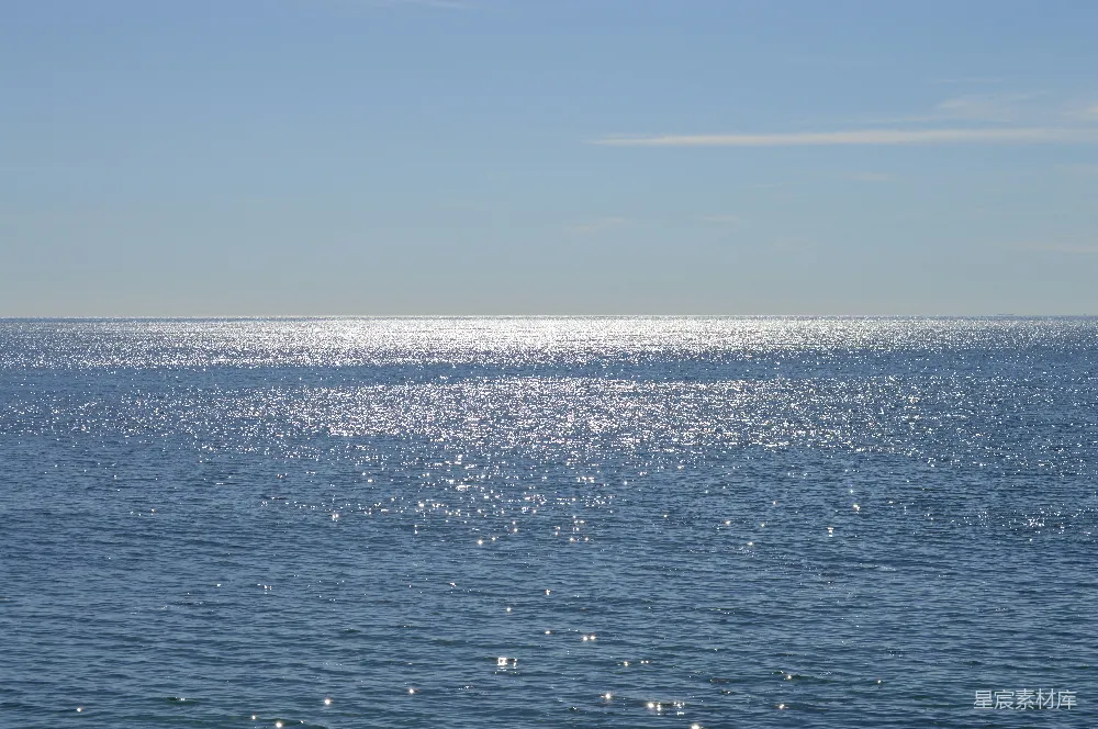 高清摄影 海洋 平静 自然风光 阳光反射 海平线 阳光下的宁静海洋