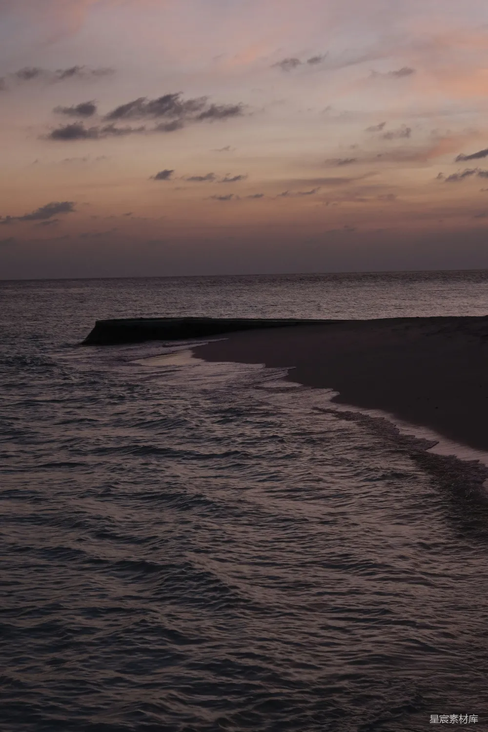高清摄影 海滩 夕阳 宁静 自然 风景 夕阳下的海滩