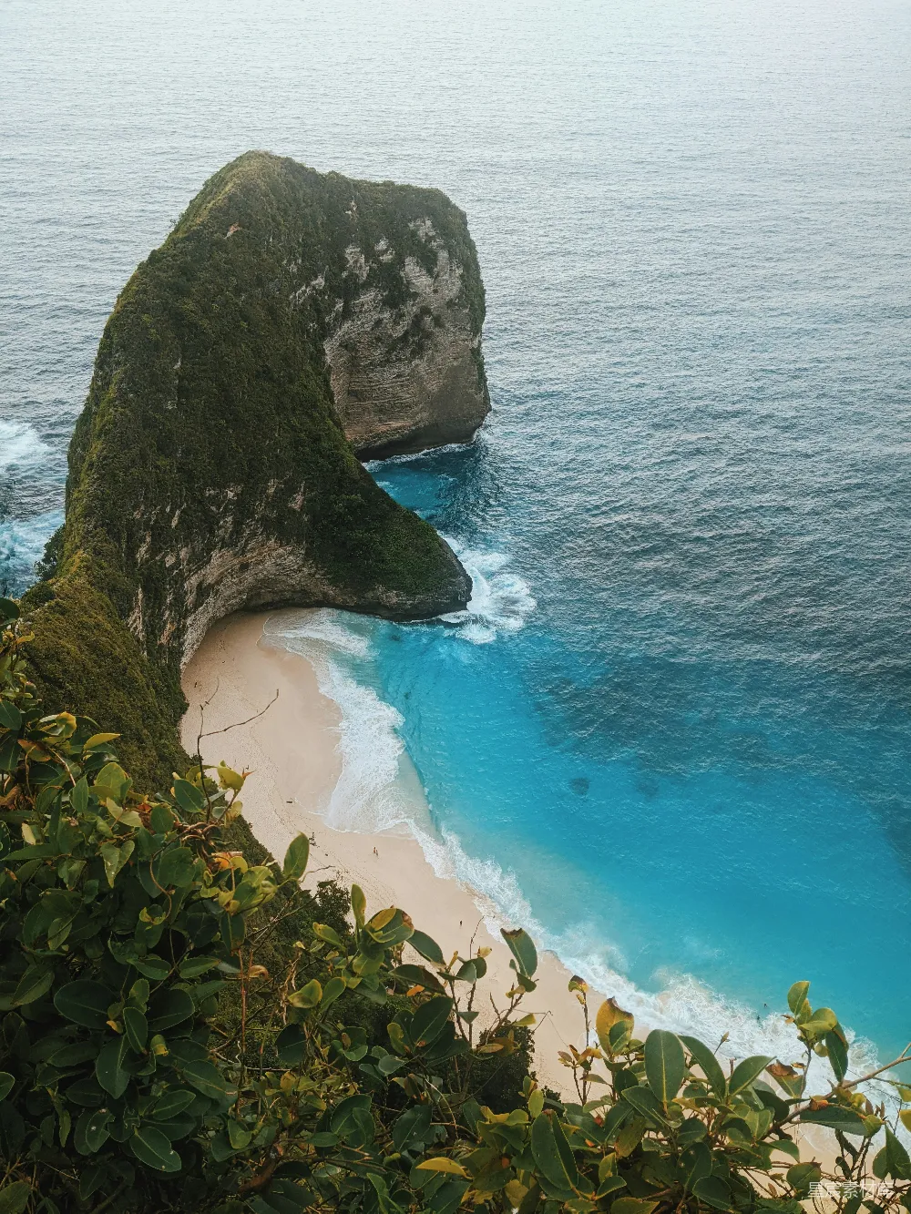 高清摄影 海滩 自然景观 旅游 户外 海洋 印尼努沙登加拉群岛的Kelingking海滩