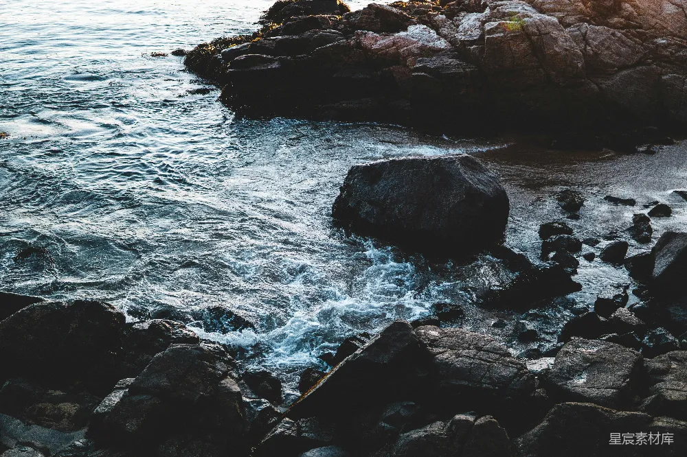 高清摄影 海岸 岩石 海洋 自然 风景 岩石海岸与波浪