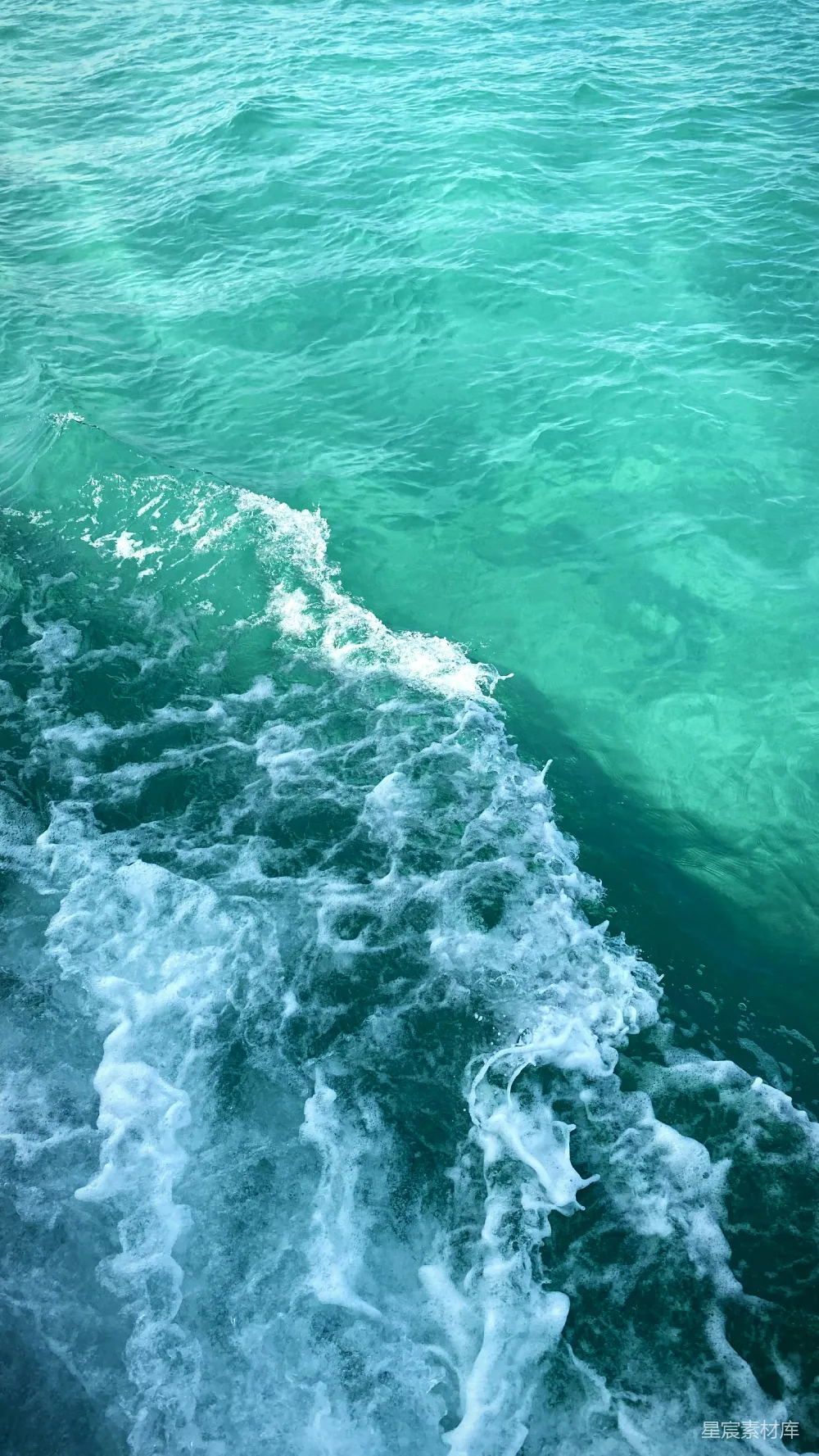 高清摄影 海浪 碧蓝 自然 宁静 海洋 碧波荡漾的海浪