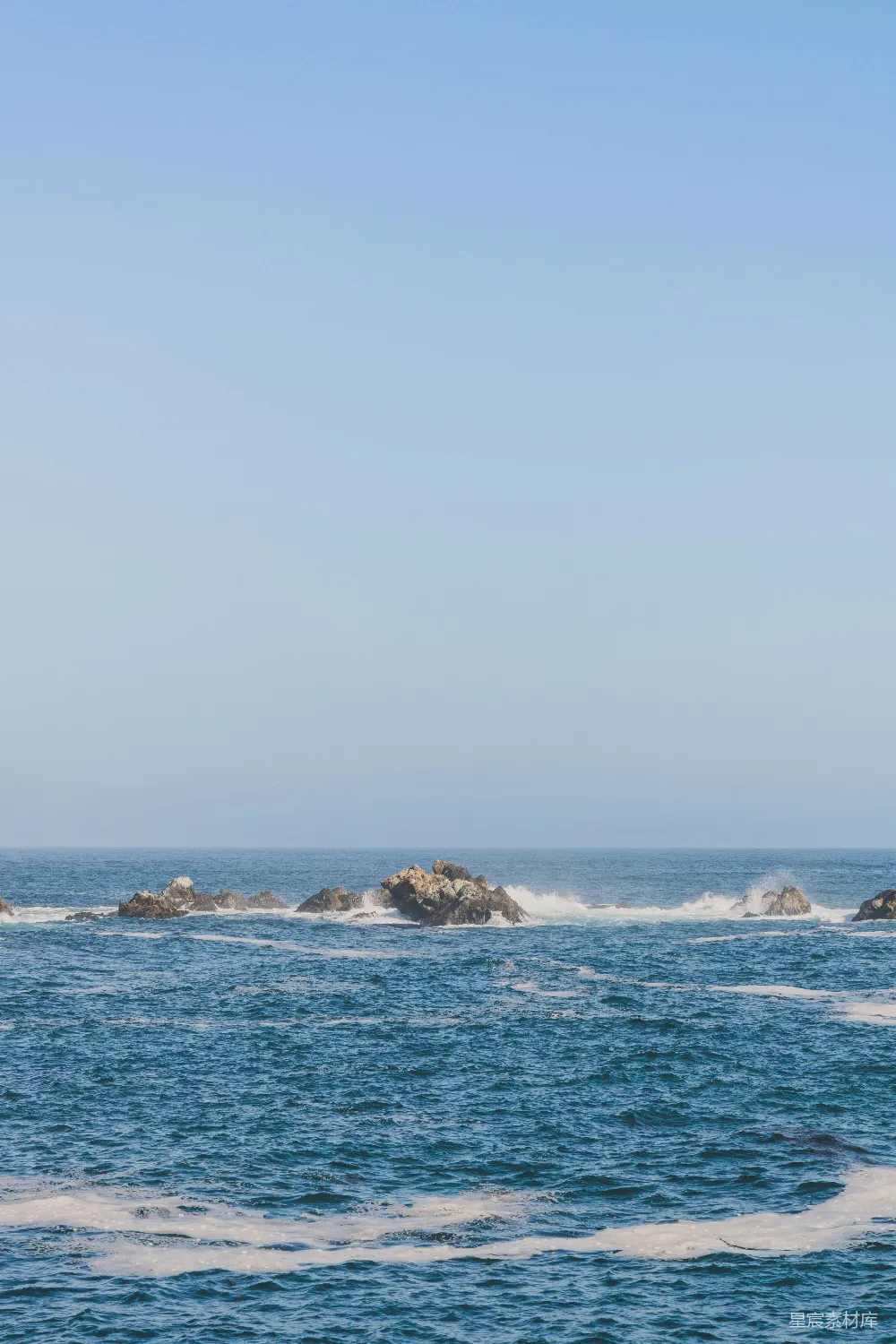 高清摄影 海岸 海浪 自然 宁静 风景 海岸礁石与海浪