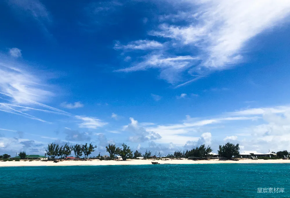 高清摄影 海岛 海景 自然 度假 旅行 蓝天下的宁静海岛