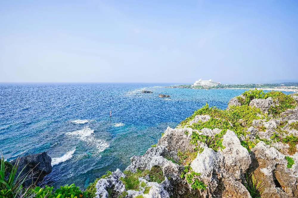 高清摄影 海滩 海景 自然风光 度假 户外 海边悬崖上的风景