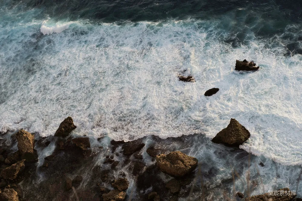 高清摄影 海洋 自然景观 动态场景 自然之美 海岸线 海浪拍打岩石