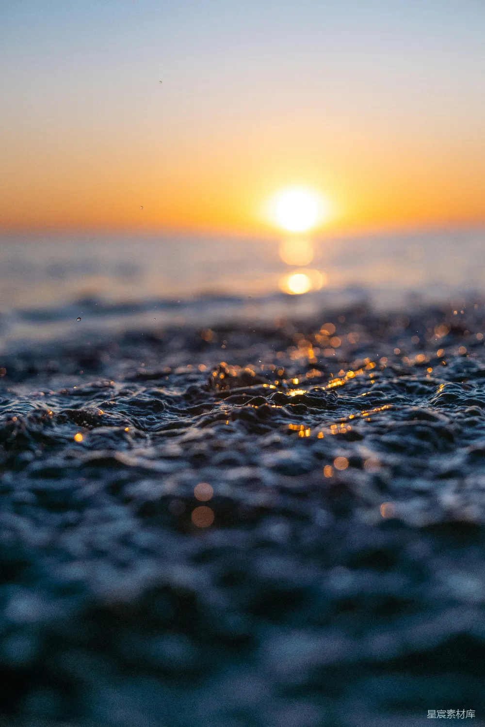 高清摄影 海浪 日落 自然风光 宁静 海滩 海浪日落