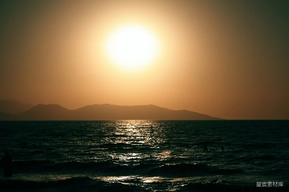 高清摄影 夕阳 海滩 日落 自然 休闲 夕阳下的海边
