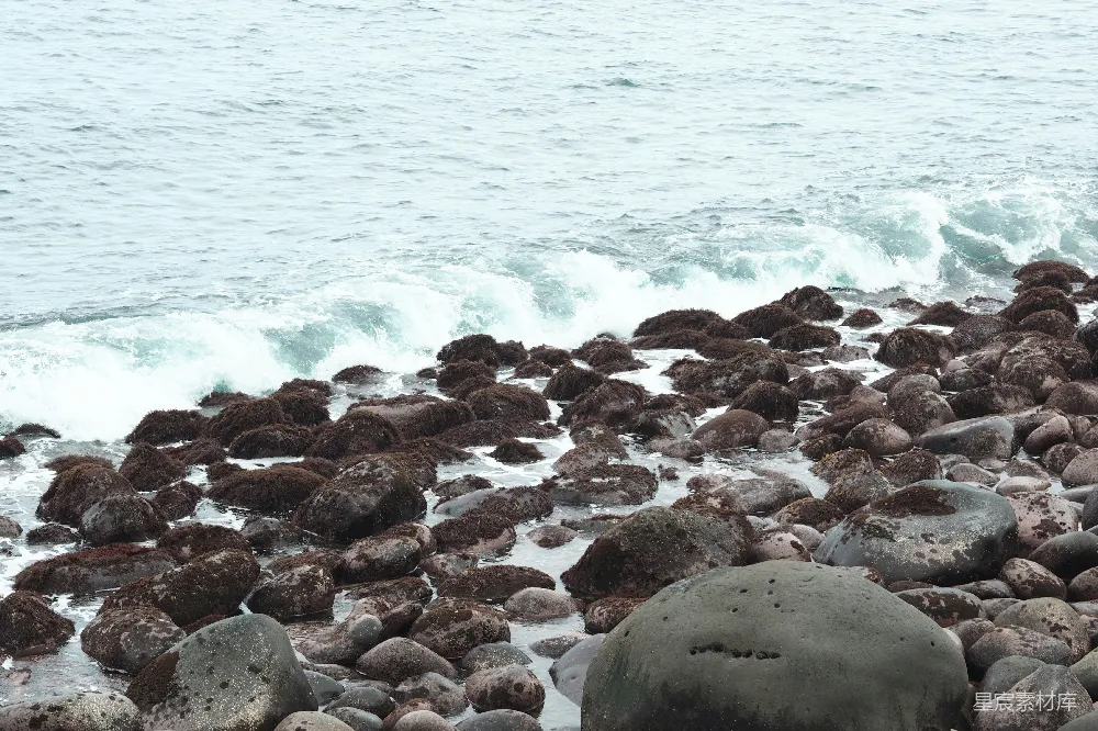 高清摄影 海浪 岩石 自然风光 海岸线 海洋 海浪拍打岩石