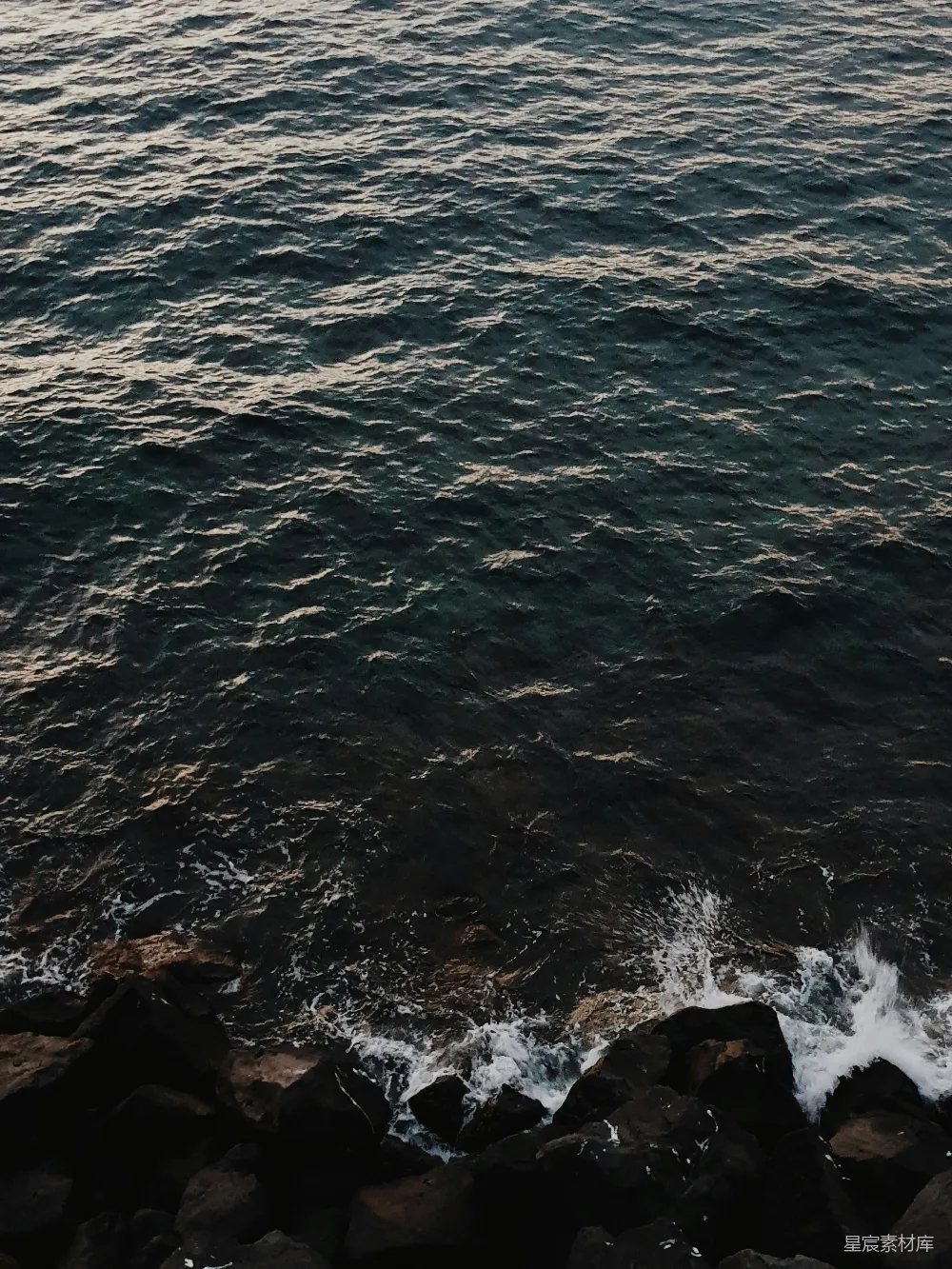 高清摄影 海浪 岩石 自然风光 海岸线 动态 海浪拍打岩石