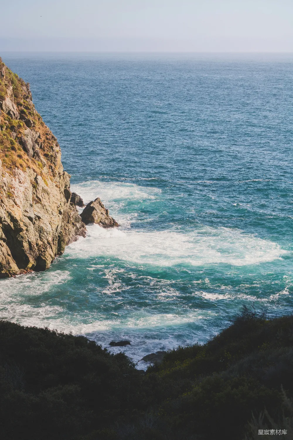 高清摄影 海岸线 自然风光 海浪 岩石 风景 海岸线与波涛