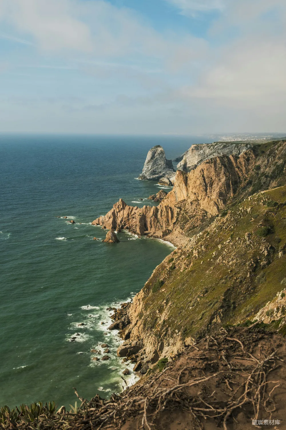 高清摄影 海岸线 悬崖 海洋 自然风光 风景摄影 海岸悬崖与蔚蓝海洋