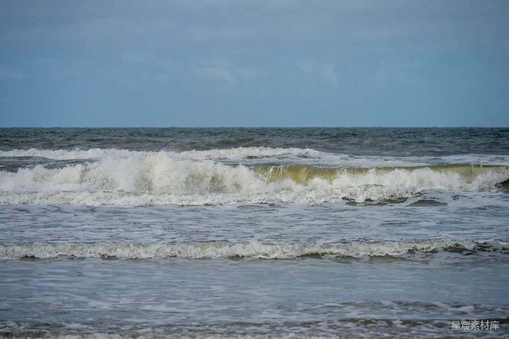 高清摄影 海浪 自然风光 宁静 海岸线 海洋 海浪拍打岸边