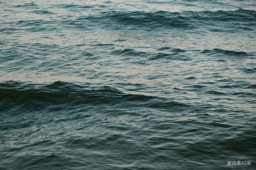 高清摄影 海面 波浪 自然 宁静 水景 波光粼粼的海面