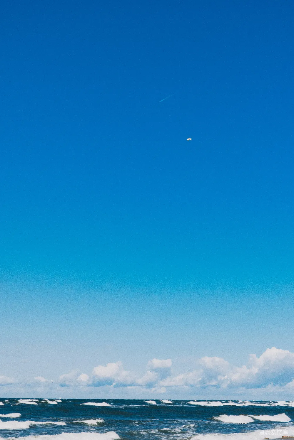 高清摄影 海景 蓝天 沙滩 自然风光 休闲时光 海天一色的宁静时光