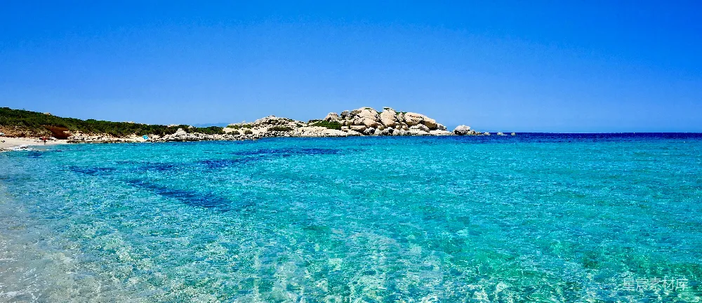 高清摄影 海滩 自然 清澈 岩石 度假 清澈的海滩与岩石