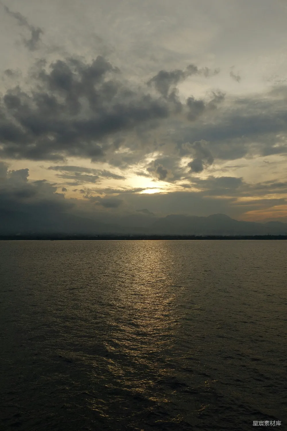 高清摄影 日落 海景 宁静 自然风光 夕阳 日落时分的宁静海景