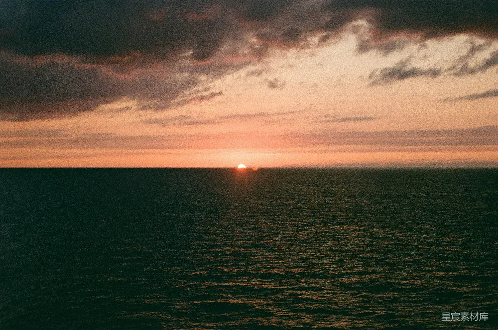 高清摄影 夕阳 海景 宁静 自然风光 风景 夕阳下的宁静海景