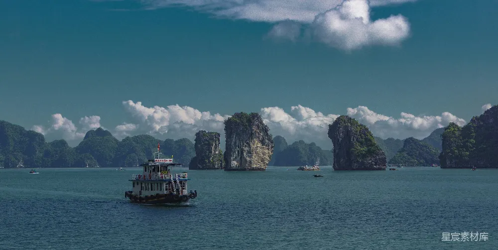 高清摄影 越南 下龙湾 自然风光 山脉 旅游 越南下龙湾的壮丽景色