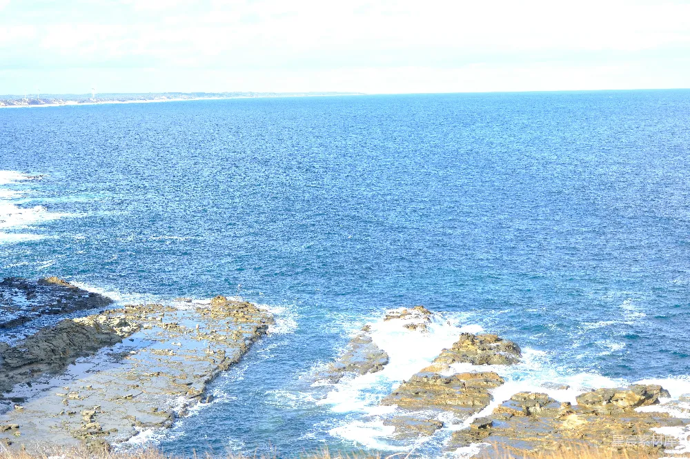 高清摄影 海岸线 岩石 海洋 自然风光 宁静 海岸线上的岩石与海洋