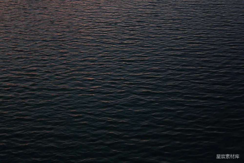 高清摄影 海面 夕阳 自然 宁静 背景 夕阳下的海面