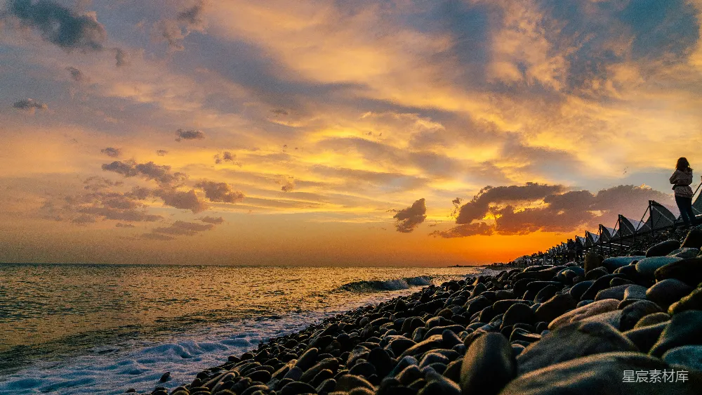 高清摄影 夕阳 海滩 风景 宁静 自然 夕阳下的海边