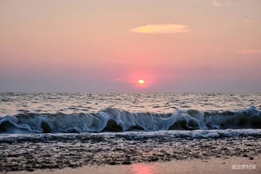 高清摄影 日落 自然风光 海滩 宁静 色彩 夕阳下的海浪