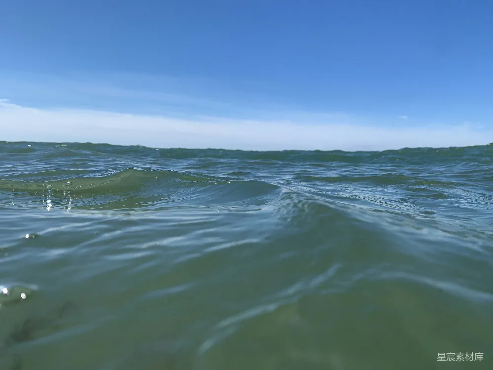 高清摄影 海洋 波浪 自然 宁静 户外 海面波光粼粼的景象