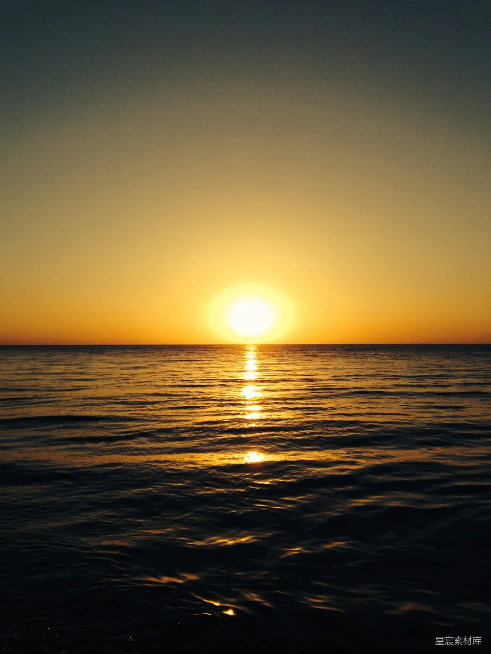 高清摄影 夕阳 海景 宁静 自然风光 日落 海面上的夕阳