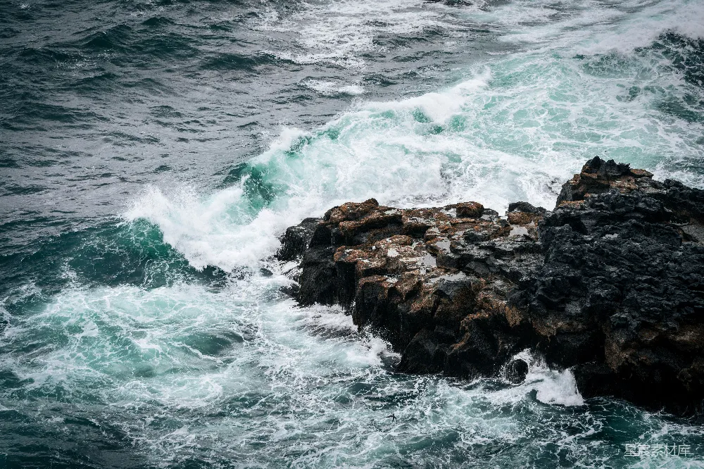 高清摄影 海洋 自然 动态 风景 海岸 波涛拍打岩石