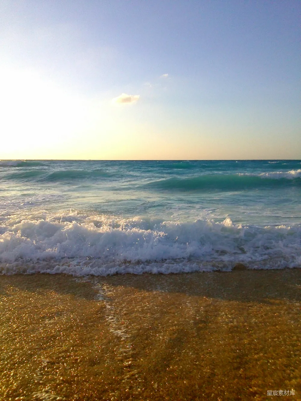 高清摄影 海滩 日落 海浪 自然 宁静 日落海滩上的海浪