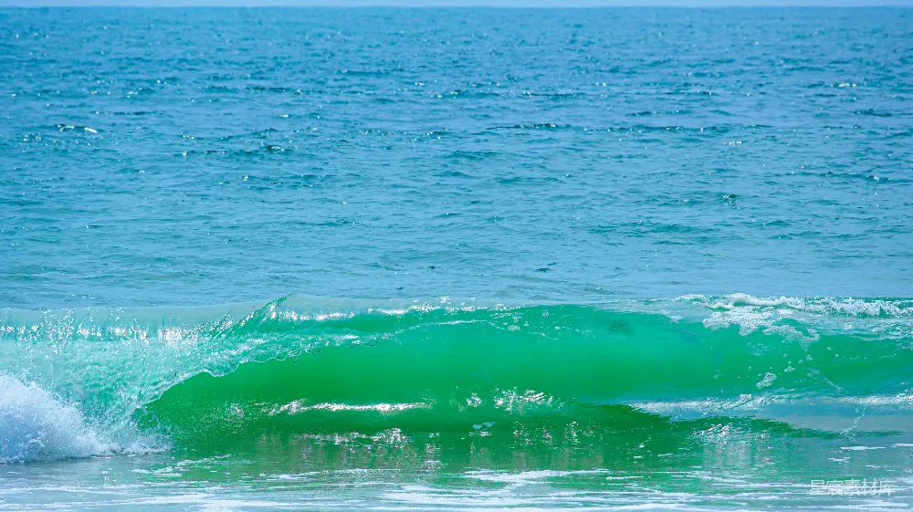 高清摄影 海浪 自然风光 清新 海洋 宁静 碧海绿浪：自然的壮丽与宁静