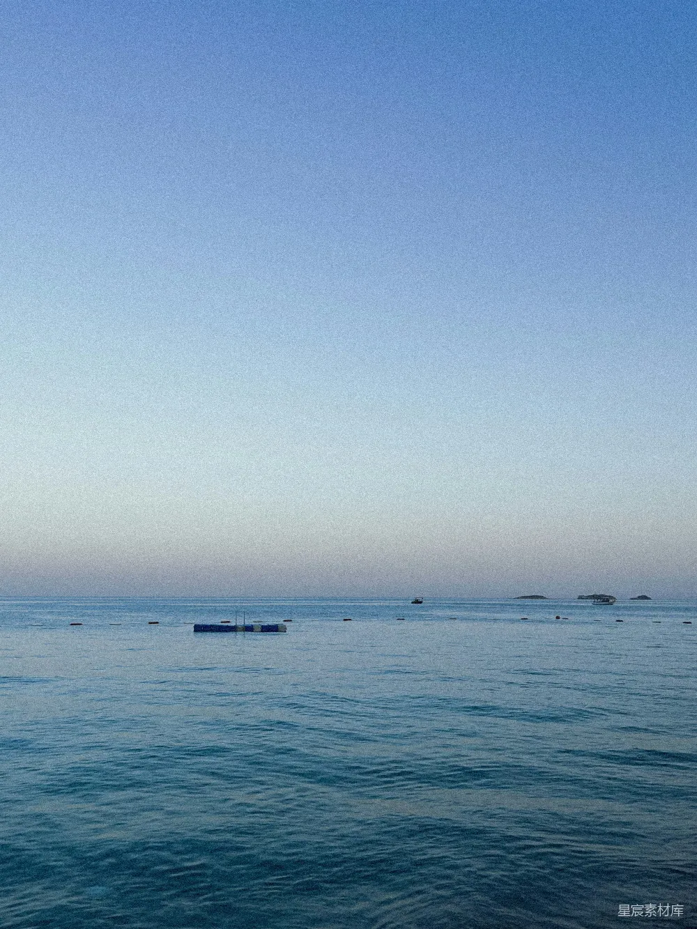 高清摄影 海景 平静 天空 船只 自然 宁静的海景