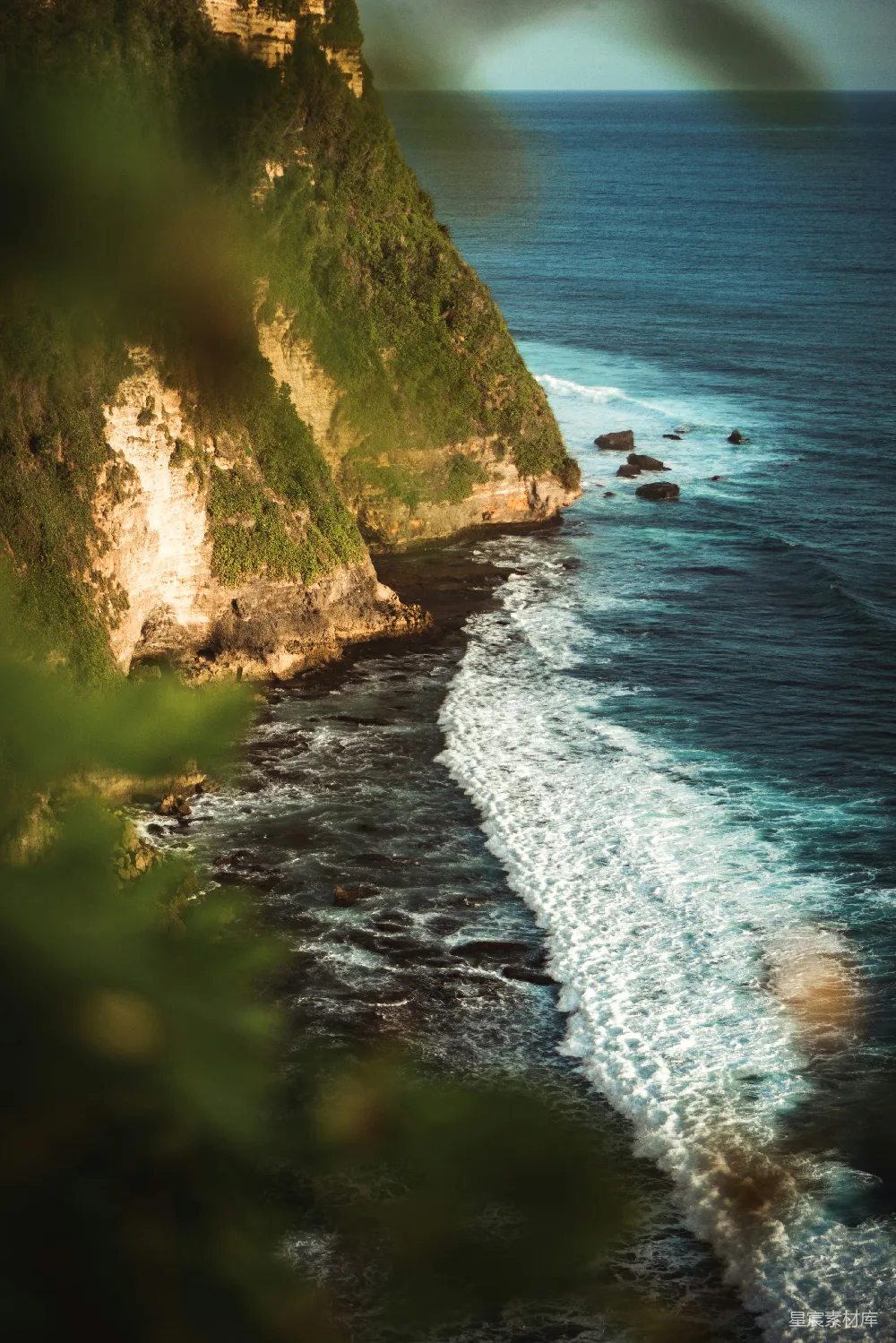 高清摄影 海岸线 自然景观 海洋 风景 海岸 海浪拍打悬崖