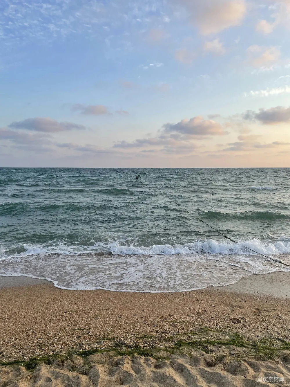 高清摄影 海滩 海浪 天空 自然 宁静 宁静的海岸线