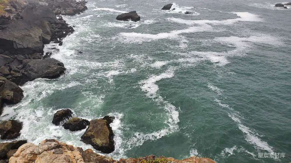 高清摄影 海岸 岩石 海浪 自然景观 海岸线 海岸礁石与波涛